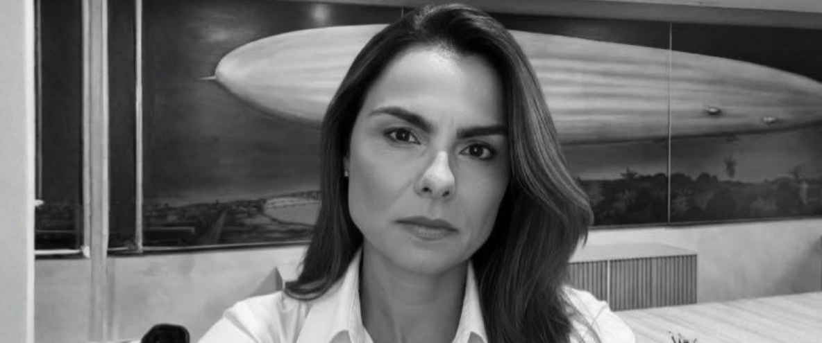 Marcela Medici discute como plataformas digitais acompanham a rotina do corretor e estruturam a distribuição.